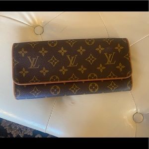 Vintage Louis Vuitton twin pochette GM clutch